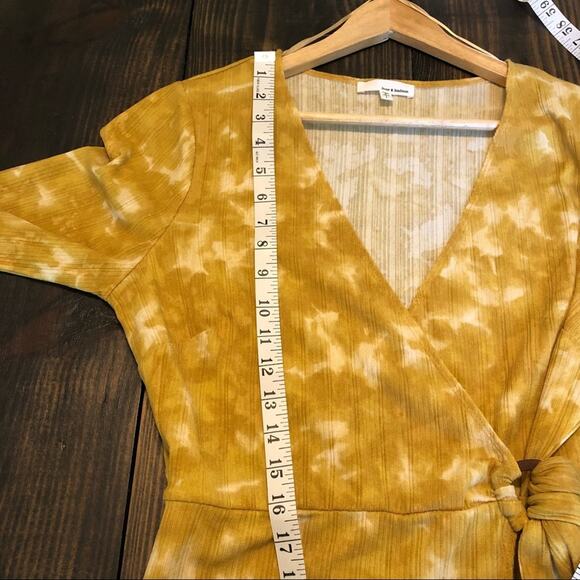 June and Hudson Wrap Dress Women’s Size Large Midi Mustard Yellow Tie Dye - Picture 6 of 10